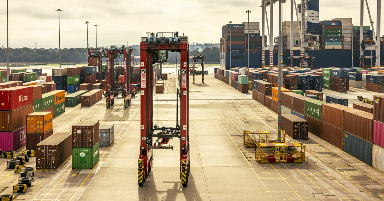 Kalmar Hybrid Straddle Carriers Dominating the Market