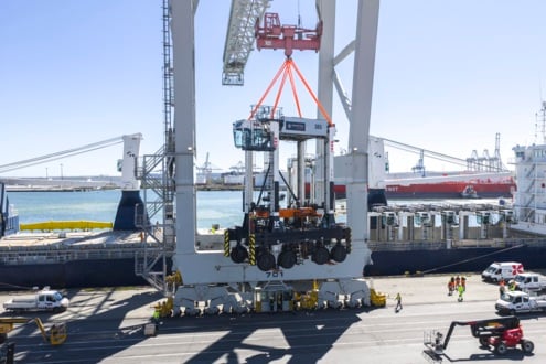 HGT Le Havre 14 hybrid straddle carriers 042026 (1).jpeg HGT Le Havre 14 hybrid straddle carriers 042026 (1).jpeg